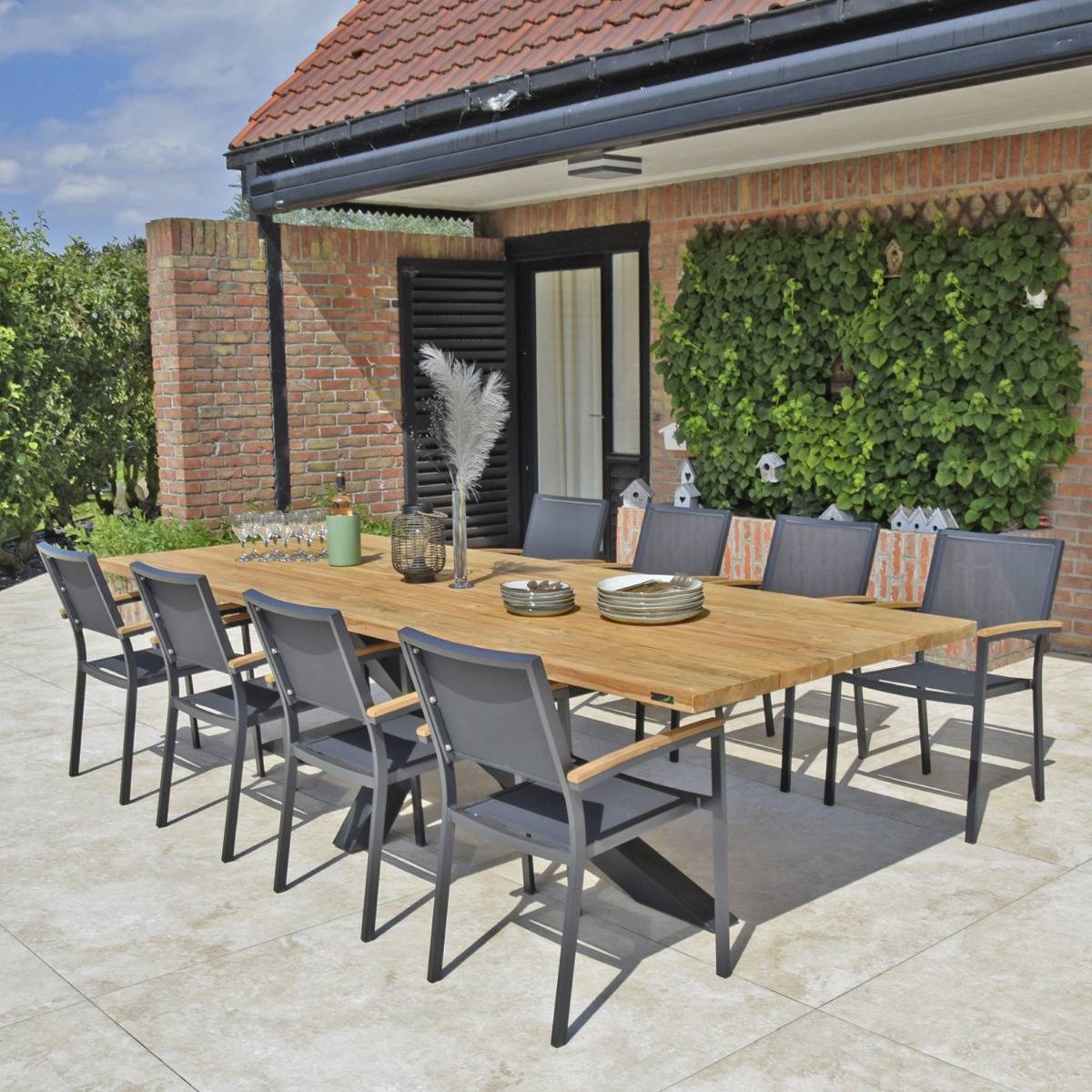 Gecko Jardin - Table métal noir et teck recyclé 300 cm, Conceptual - Gecko Jardin - Image 6