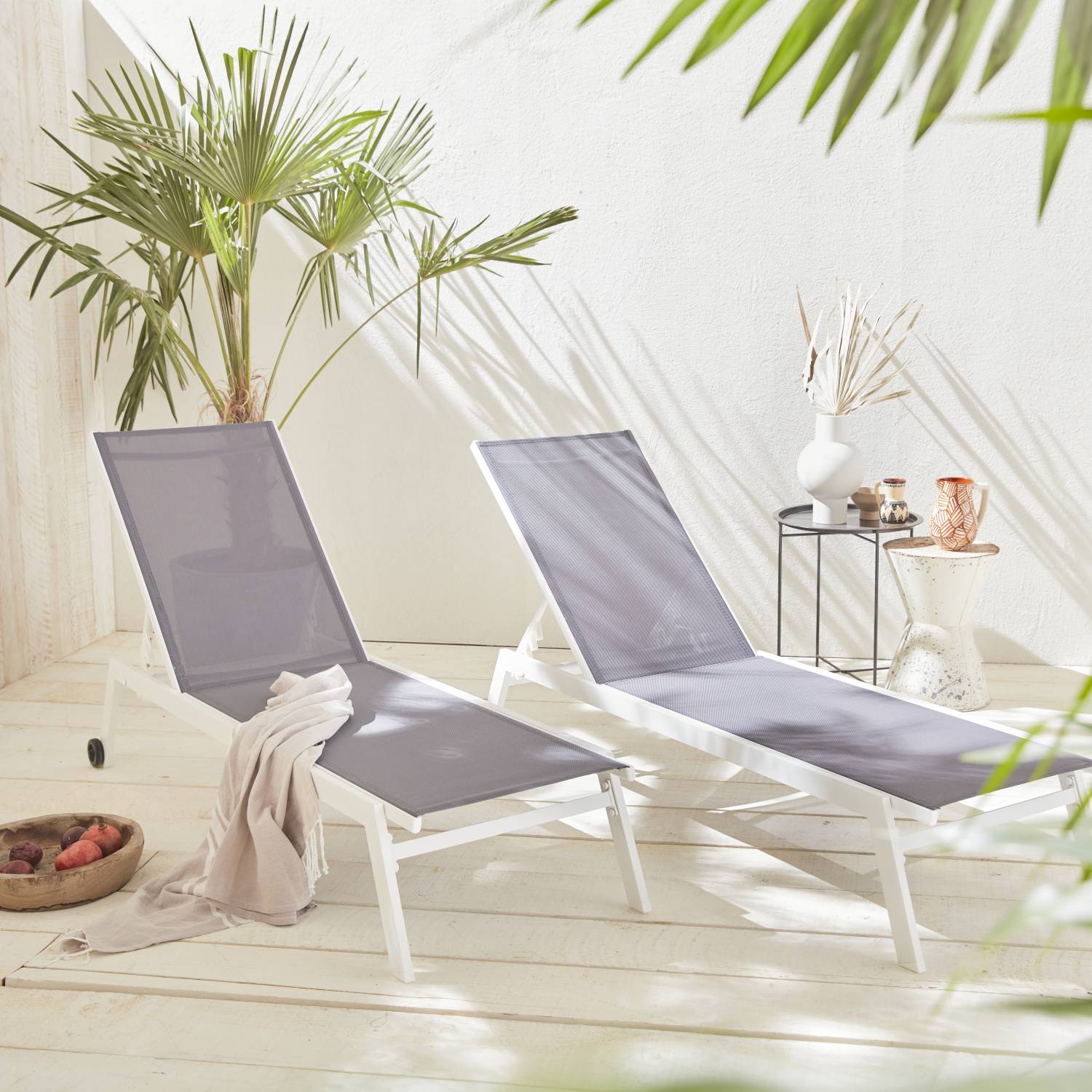sweeek - Lot de 2 bains de soleil ELSA en aluminium blanc et textilène gris. transats multi positions avec roulettes | sweeek - Image 1