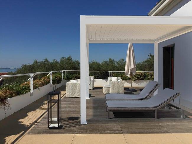 Pergola Bioclimatique Autoportante Motorisée Aluminium 3x3 Blanc O ORIAL France - Image 1