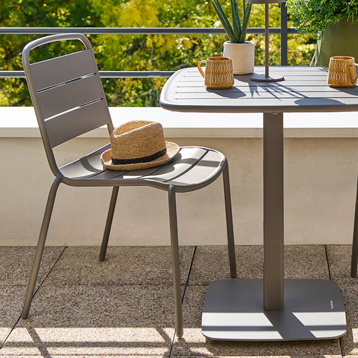 Hesperide - Chaise de jardin empilable Alegoria café Hespéride - Image 1