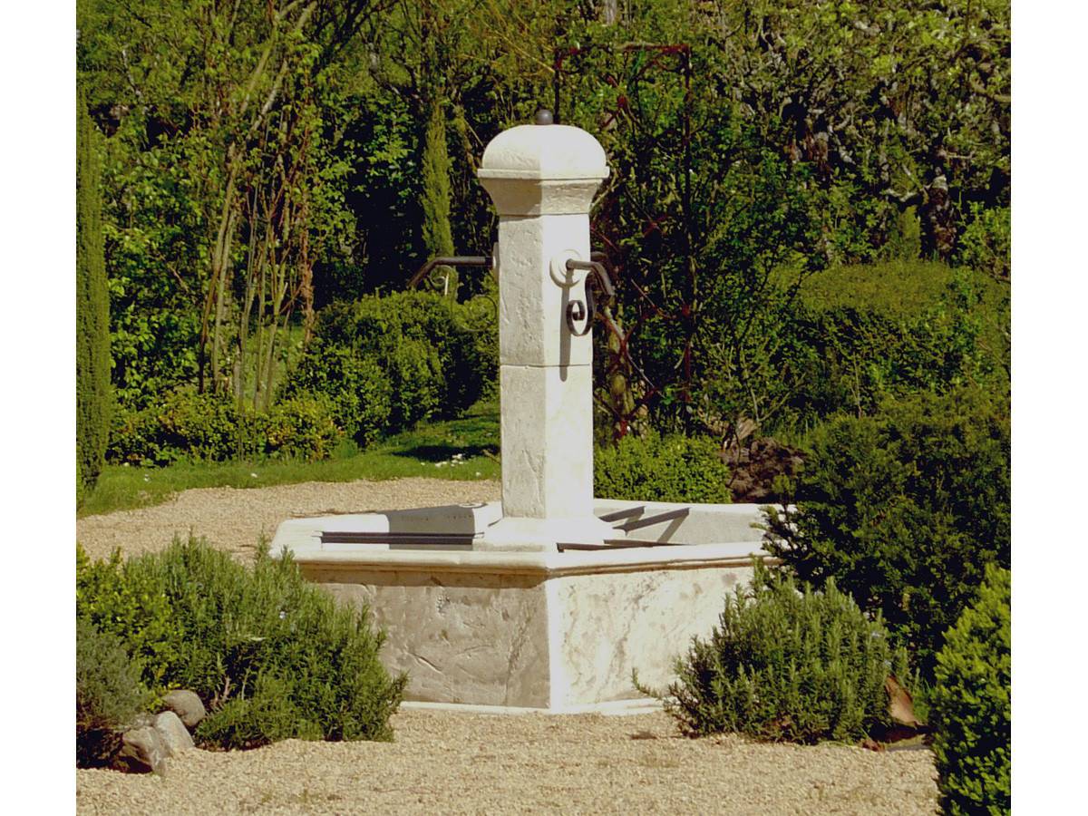 Fontaine "séville"- Diamètre 180 X H.168 Cm -habitat Et Jardin