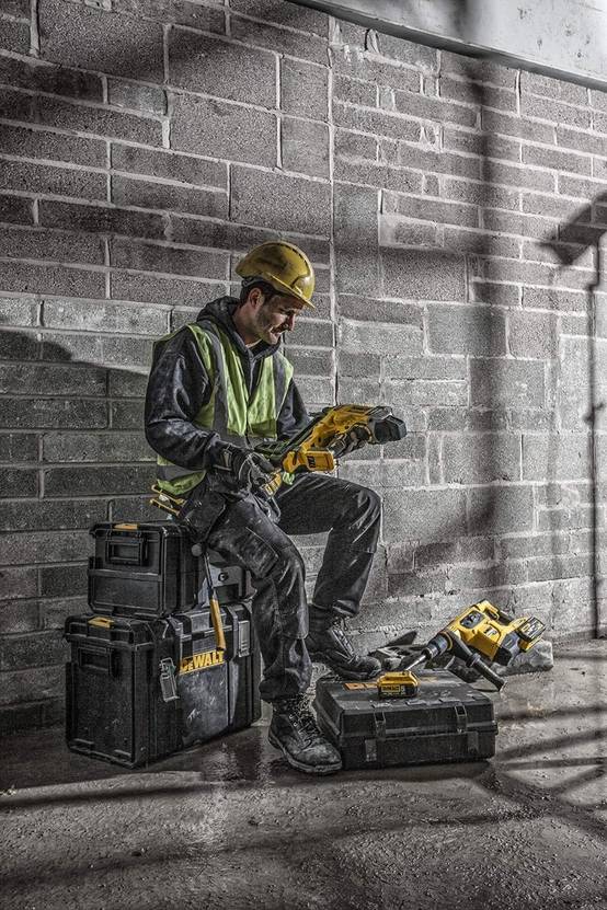 Cloueur XR 18V - béton et acier - DEWALT - avec 2 batteries 18V 5Ah li-ion + chargeur + accessoires + TOUGHSYSTEM - DCN890P2 - Image 9