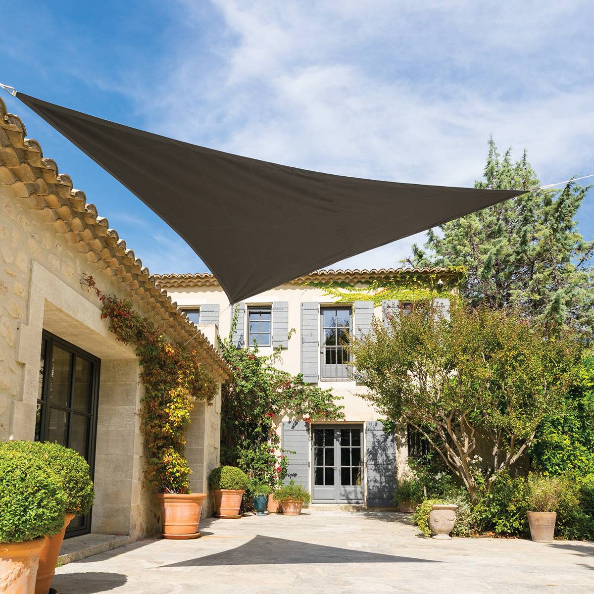 Hesperide - Voile d'ombrage triangulaire "Shae" ardoise 4x4x4m en polyester Hespéride - Image 4