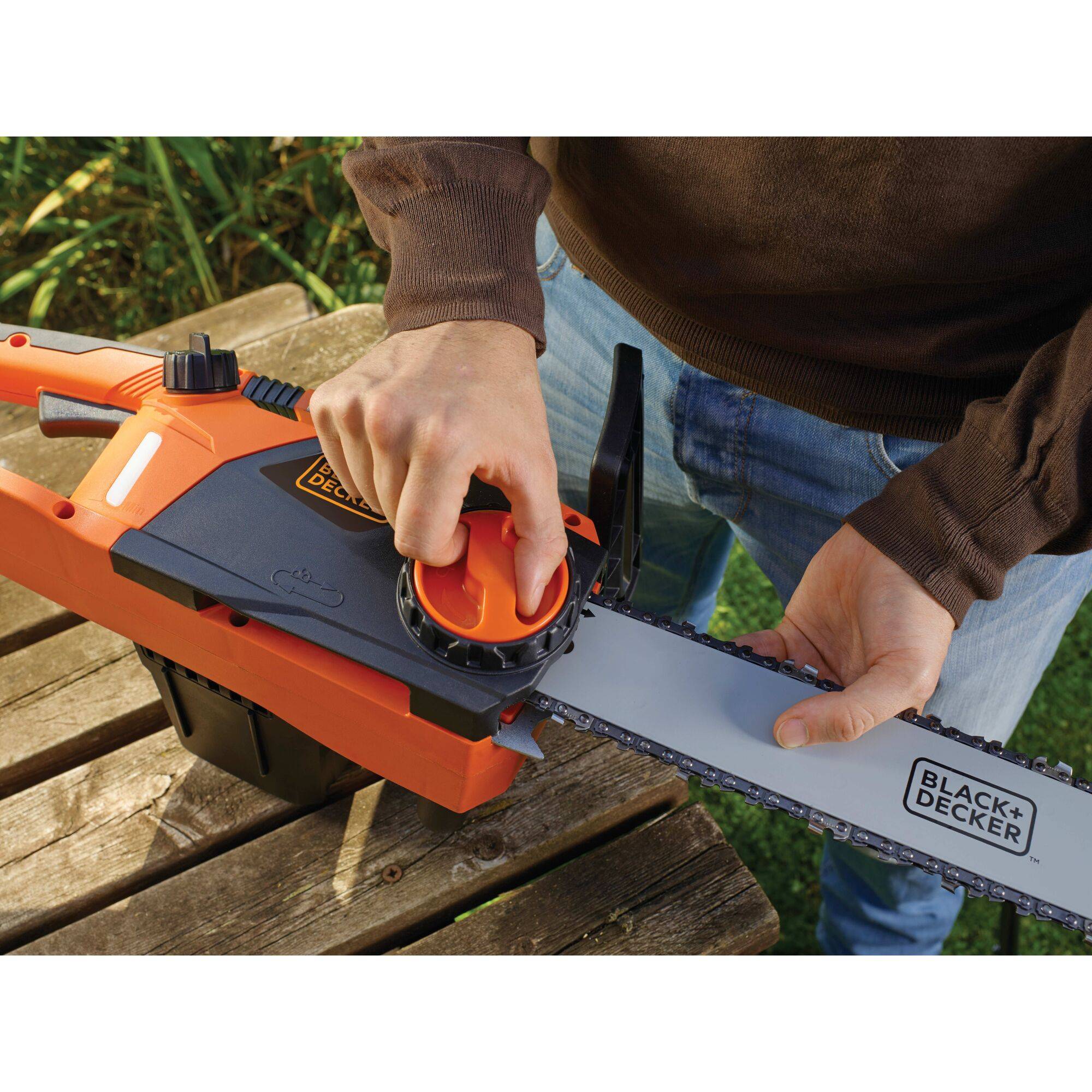 Tronçonneuse 45 cm - 2200 W - tendeur de chaîne sans outil BLACK+DECKER CS2245-QS - Image 4