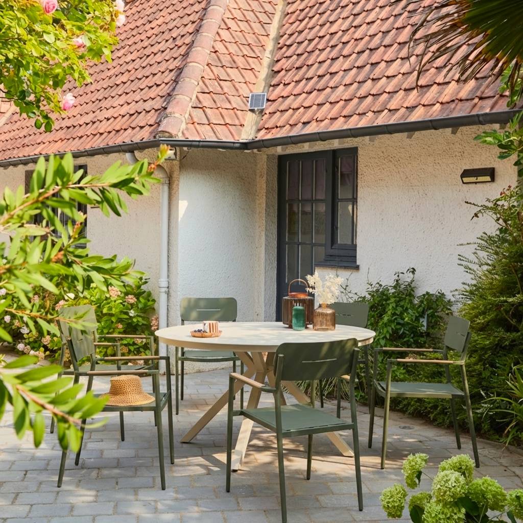 sweeek - Lot de 4 fauteuils de jardin aluminium et textilène kaki - Fira | sweeek - Image 1