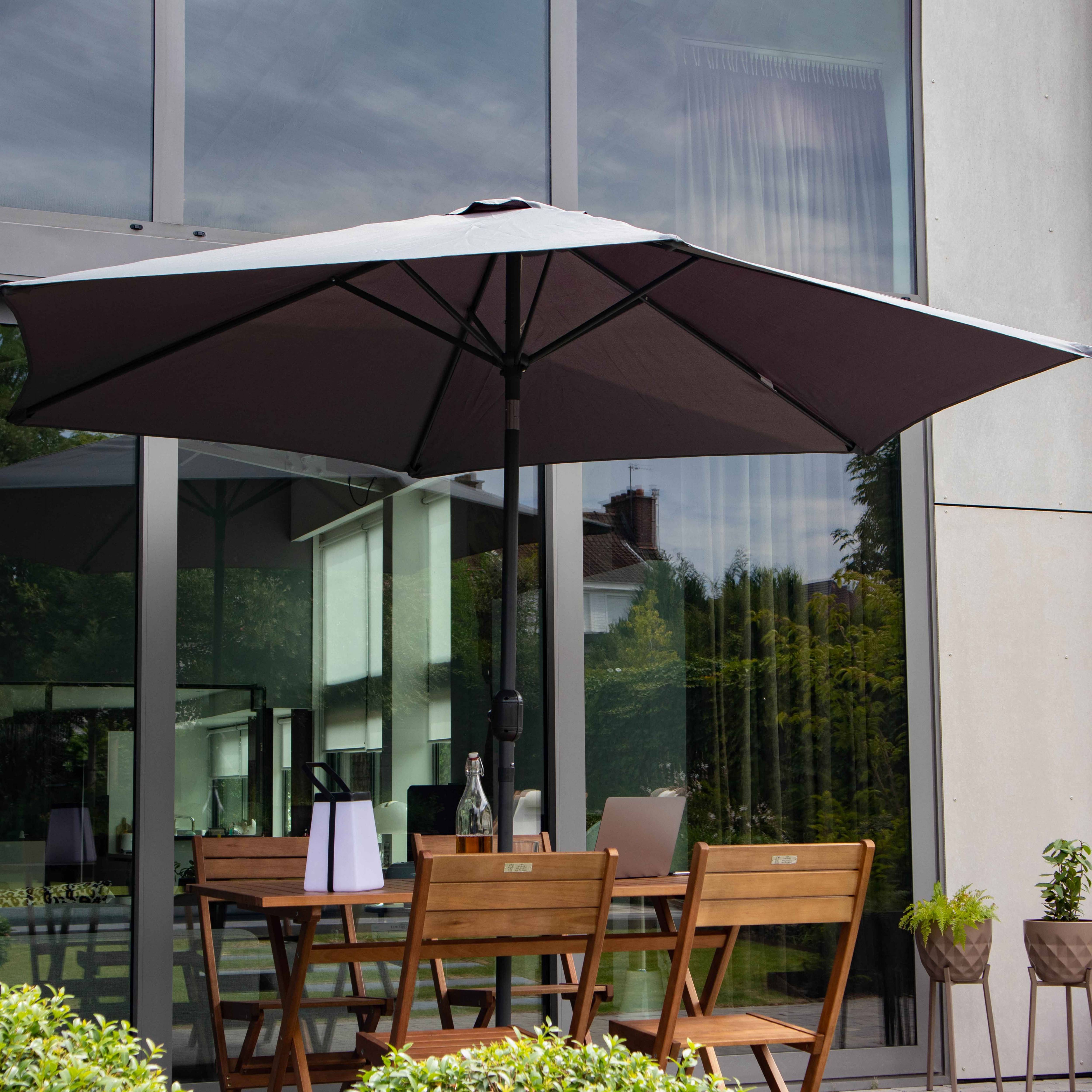 Oviala - Parasol droit 3m inclinable à manivelle en aluminium gris anthracite Matera - Oviala - Image 5