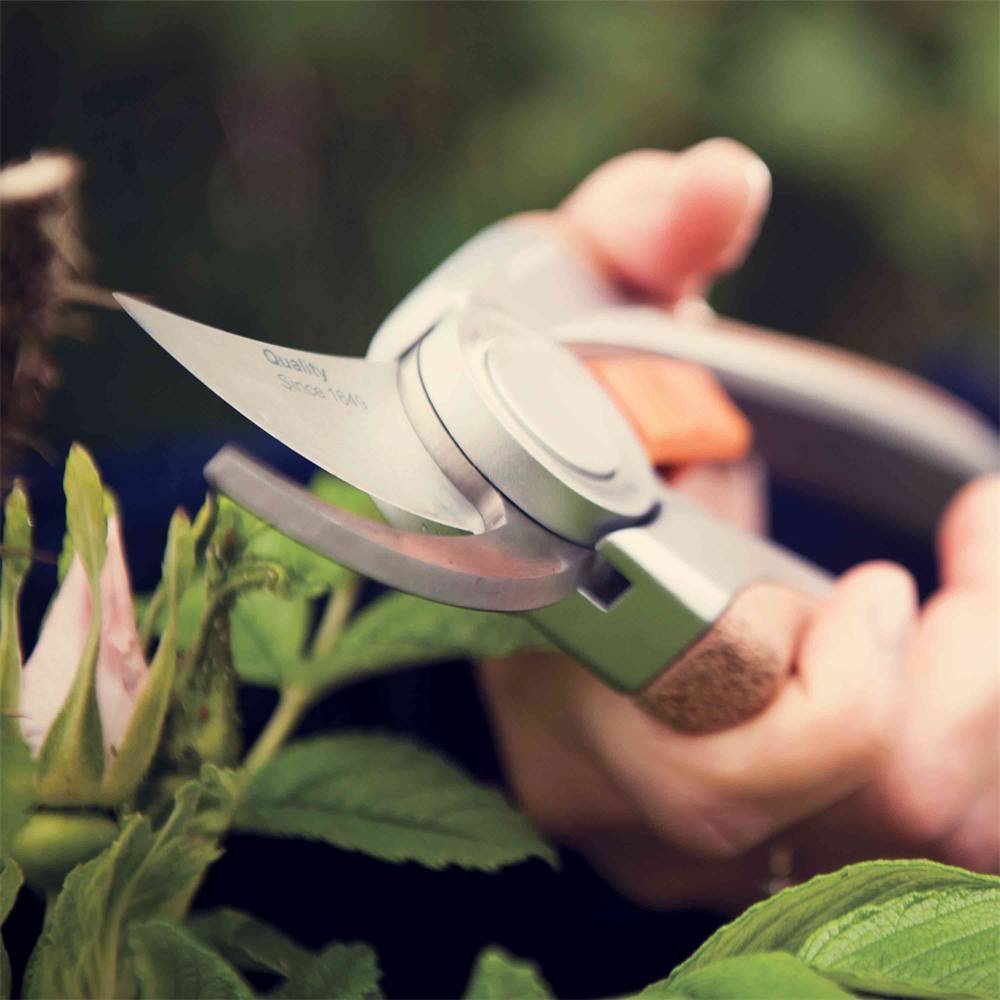 Fiskars - Sécateur à lame franche Quantum P100 Fiskars - Image 3