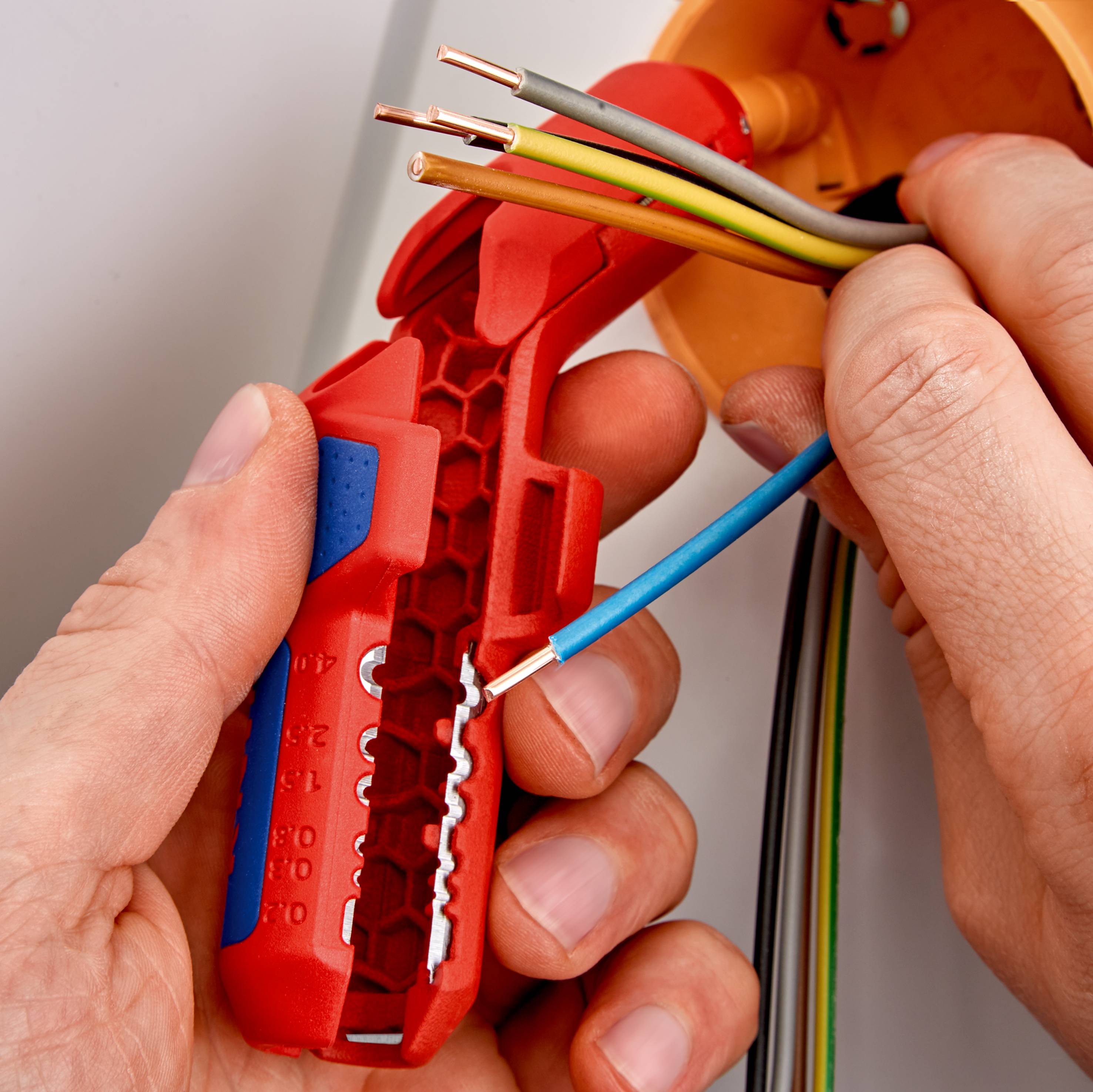 Knipex - Outil universel à dégainer KNIPEX ErgoStrip - Longueur : 135 mm - 169501SB - Image 4