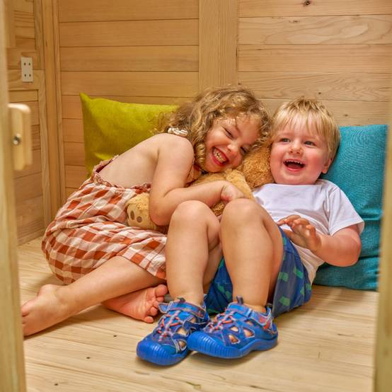 Maisonnette cabane enfant avec plancher et véranda BOUTON D'OR COTTAGE en bois FSC® - Image 9