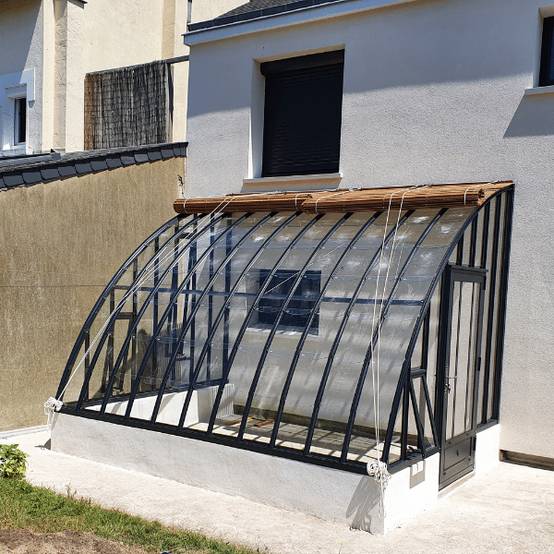 Serre en tuile de verre à l'ancienne - Margot Soubassement - Aluminium - 10m² - Noir sable - L'atelier Des Serres - Image 1
