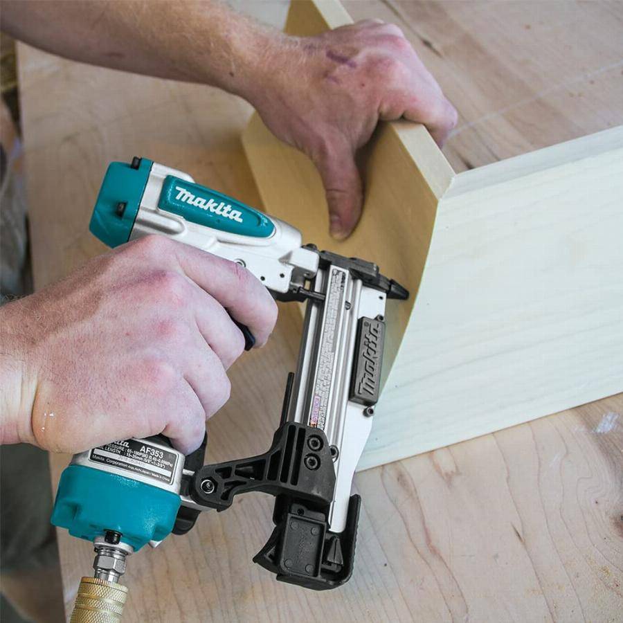 Cloueur pneumatique MAKITA 8.3 Bar 35 mm - AF353 - Image 2