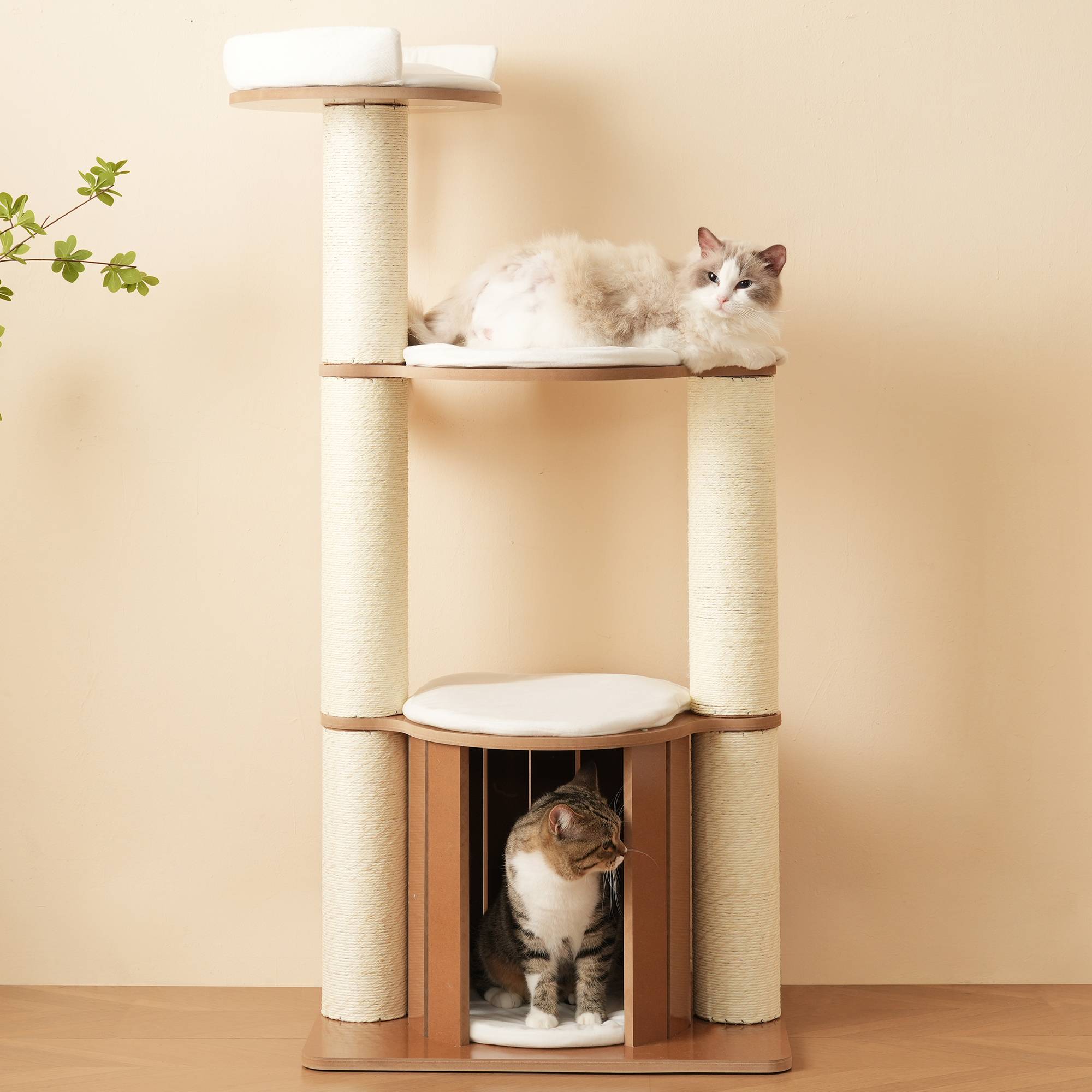 Arbre à chat Bois MDF pour Chats avec Maisonnette et Griffoirs XXL 135cm Marron - ComfortXL Outdoor Living - Image 1