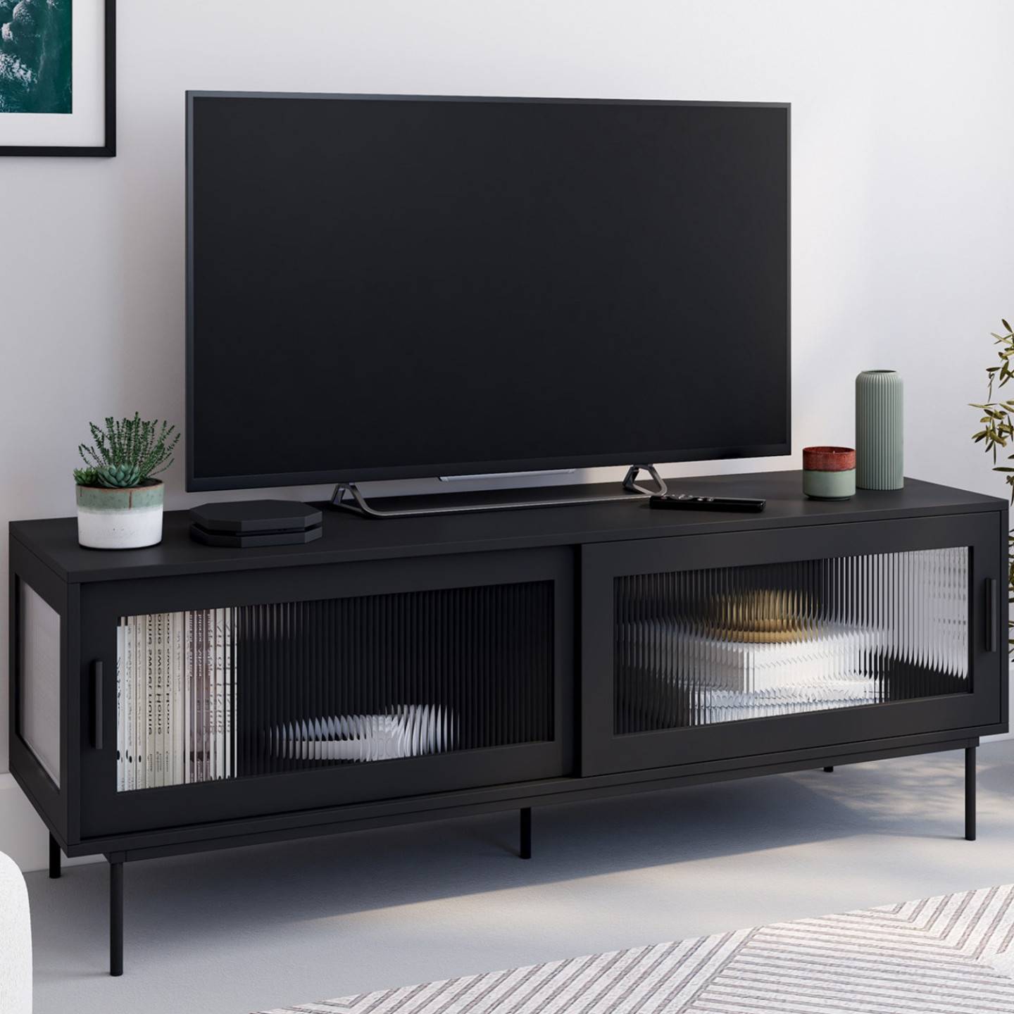 IDMARKET - Meuble TV 140 cm ZINEB 2 portes coulissantes vitrées façade cannelée noir - Image 1