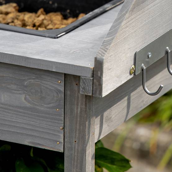 Table de rempotage multi-équipée table de jardinage avec tiroir, 3 étagères, évier, 3 crochets - table de plantation bois sapin pré-huilé gris - Image 10