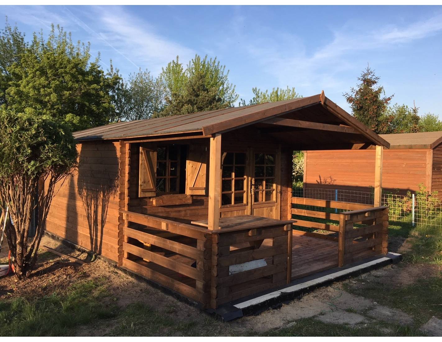 Altanka - Abri de jardin en bois - 4x4 m + terrasse avec balustrade et avant-toit en bois - 24 m2 - Traité - DOM181+DOM78+DOM79+POD05 - ALTANKA - Image 9