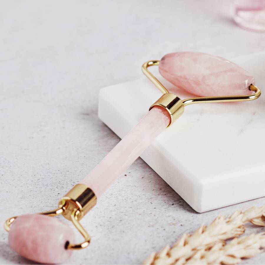 Roller en Quartz Rose - Masseur Visage – Rouleau de Jade Naturel + Housse – Anti-Age - Réduit les ridules - Routine Beauté - Sun&Sia - Image 5