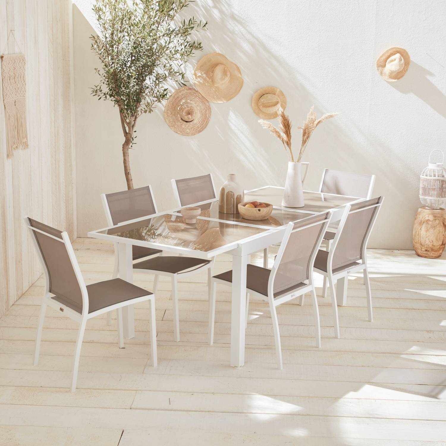 Table de jardin extensible aluminium + 6 assises - Orlando Taupe - Table en aluminium 150/210cm. plateau de verre. rallonge et 6 chaises en | sweeek - Image 1