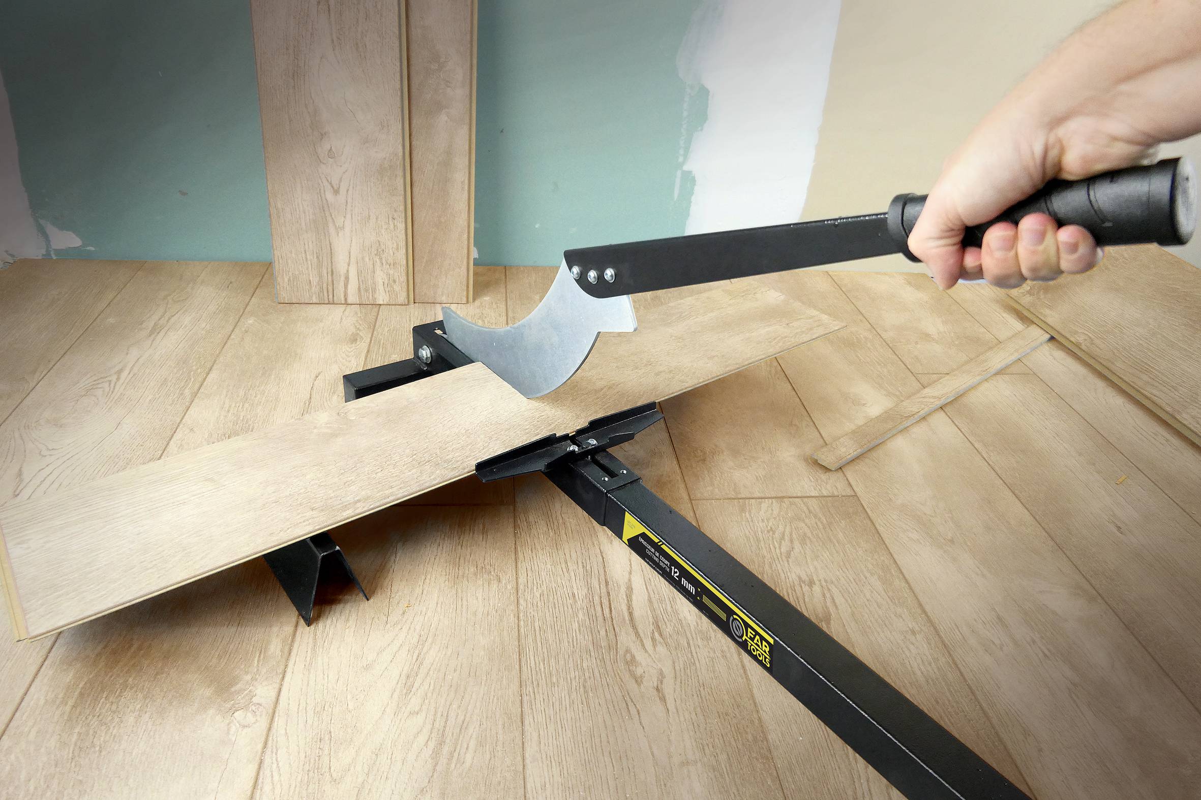 Guillotine pour Parquet et Sol Stratifié – Coupe Sans Poussière, Longueur 305 mm, Épaisseur 12 mm FARTOOLS - Image 2