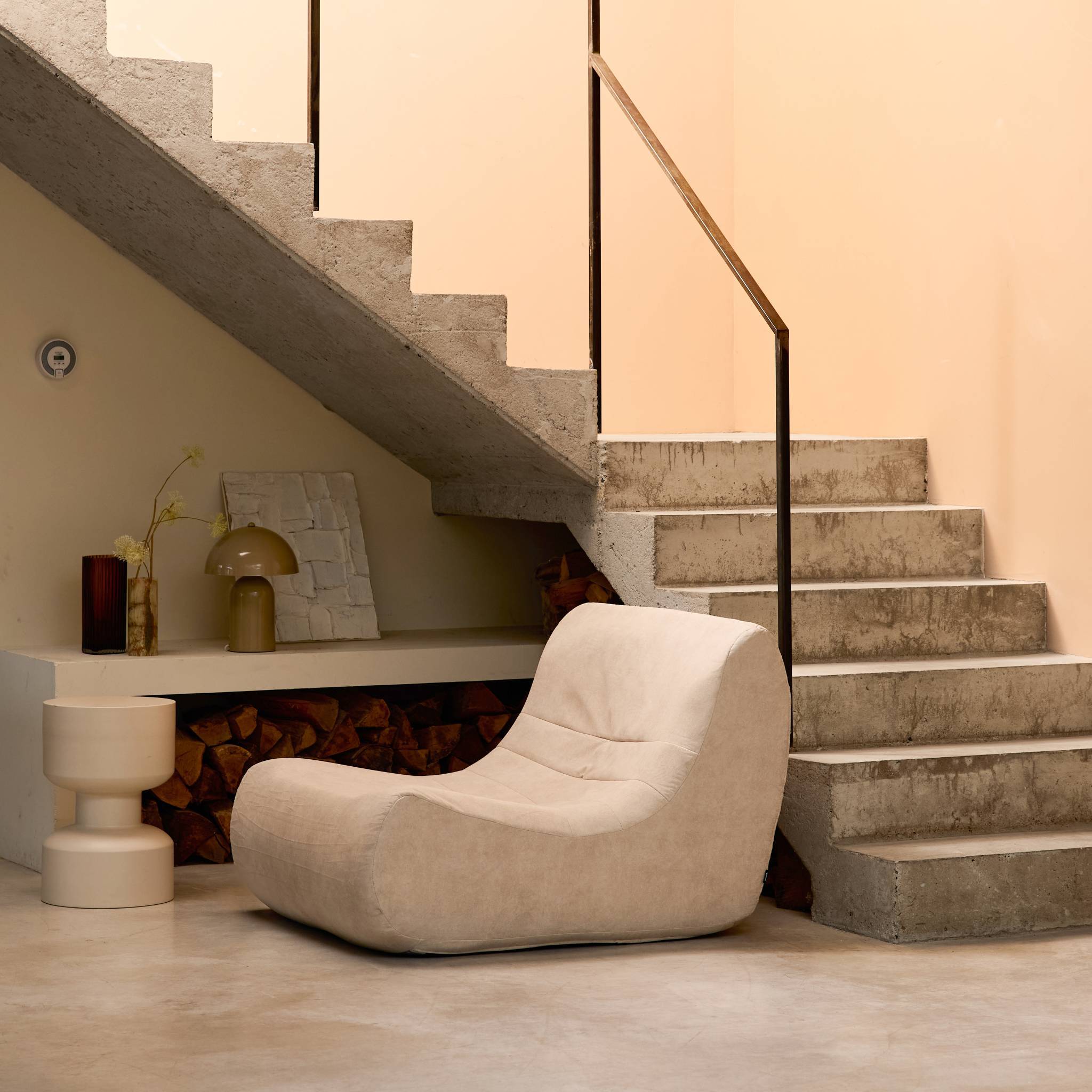 sweeek - Fauteuil chauffeuse en velours style contemporain 1 place beige | sweeek - Image 3