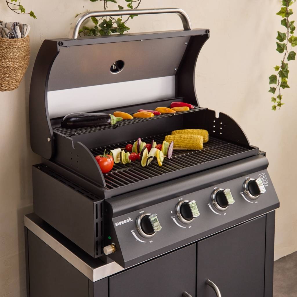 sweeek - Barbecue à gaz avec 4 brûleurs à poser avec récupérateur de graisse | sweeek - Image 1