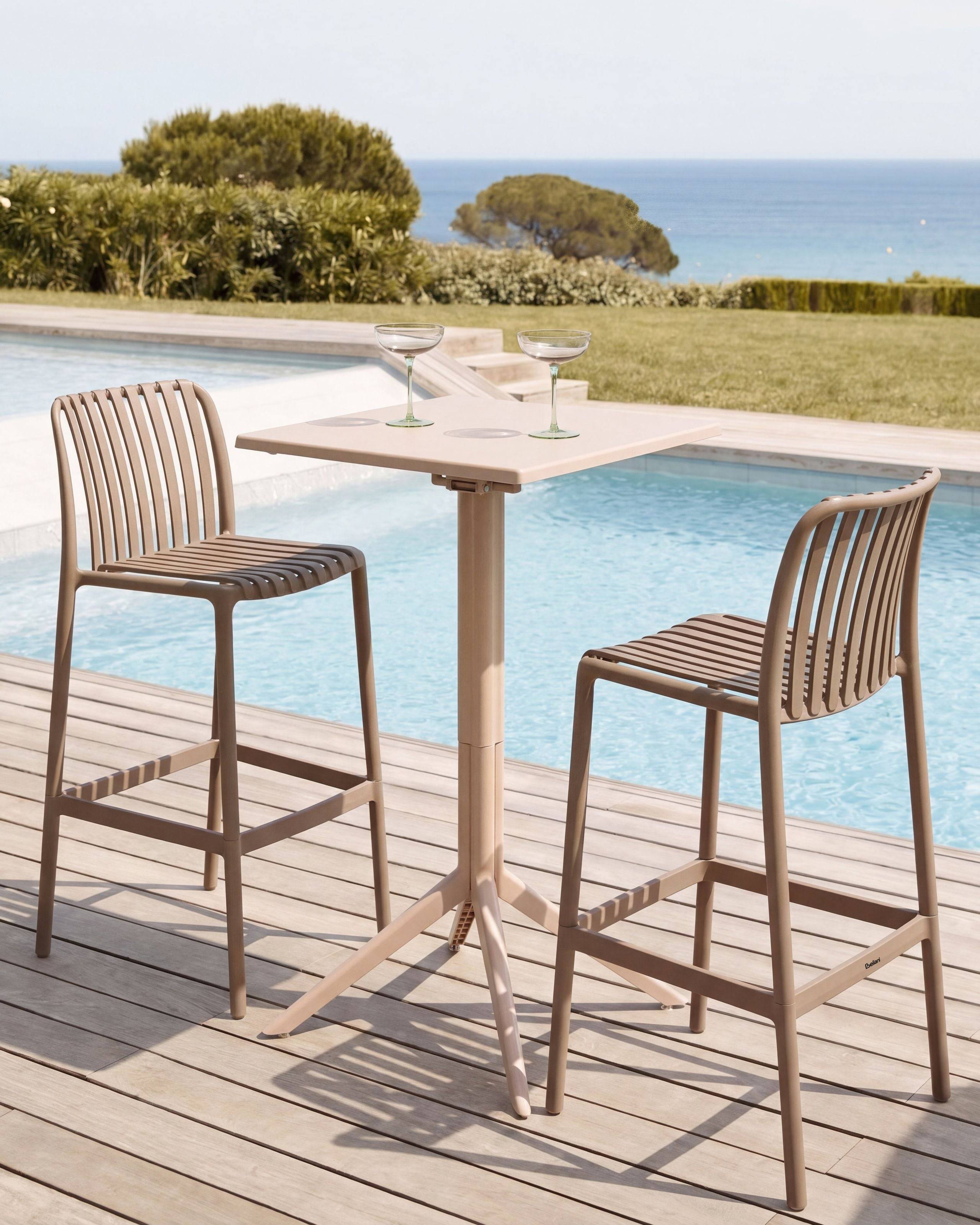 Beliani - Tabouret de bar Polypropylène Marron clair ARICCIA - 49x53x104- Beliani - Image 1