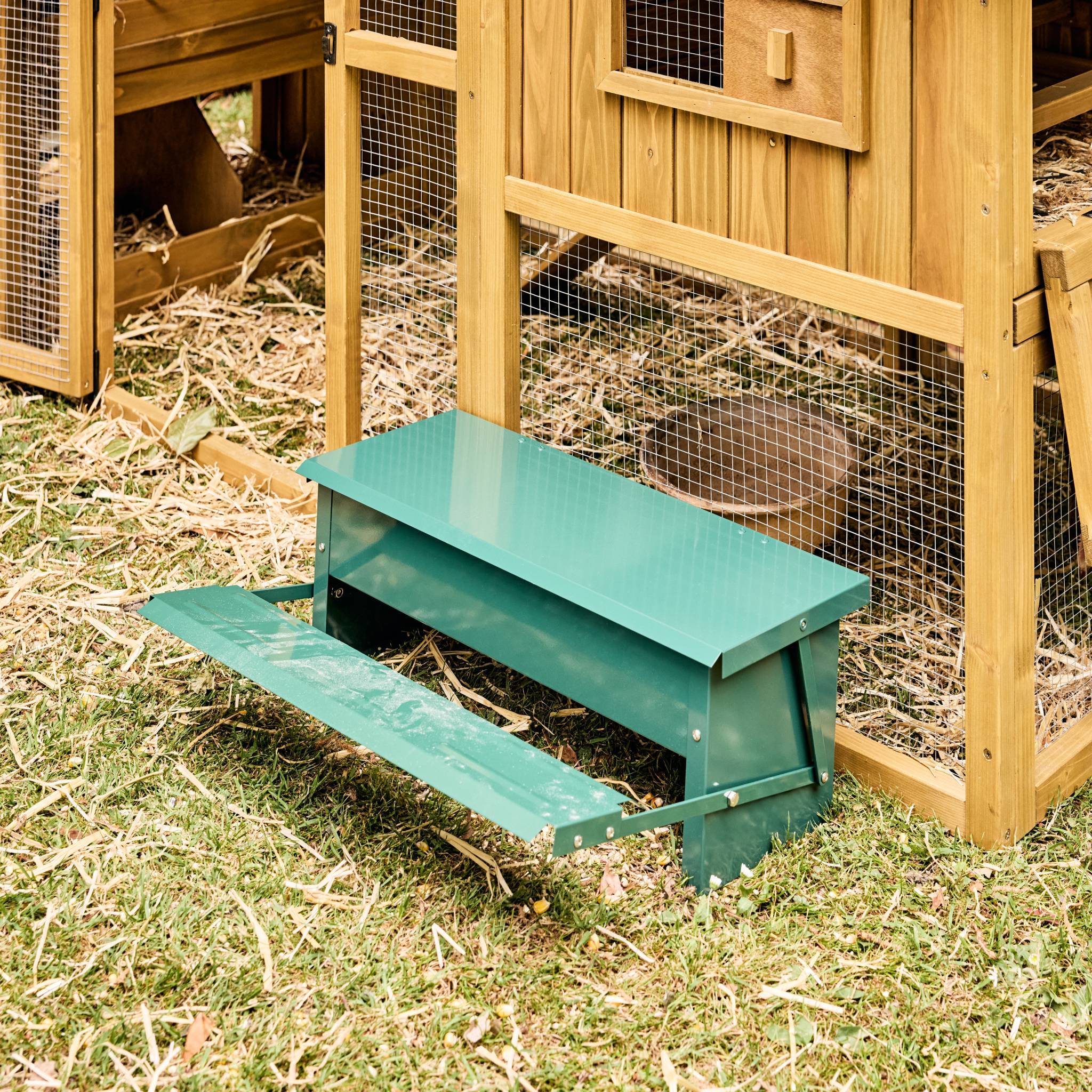 sweeek - Mangeoire automatique pour poules - distributeur à pédale - capacité de 5kg - acier galvanisé | sweeek - Image 6