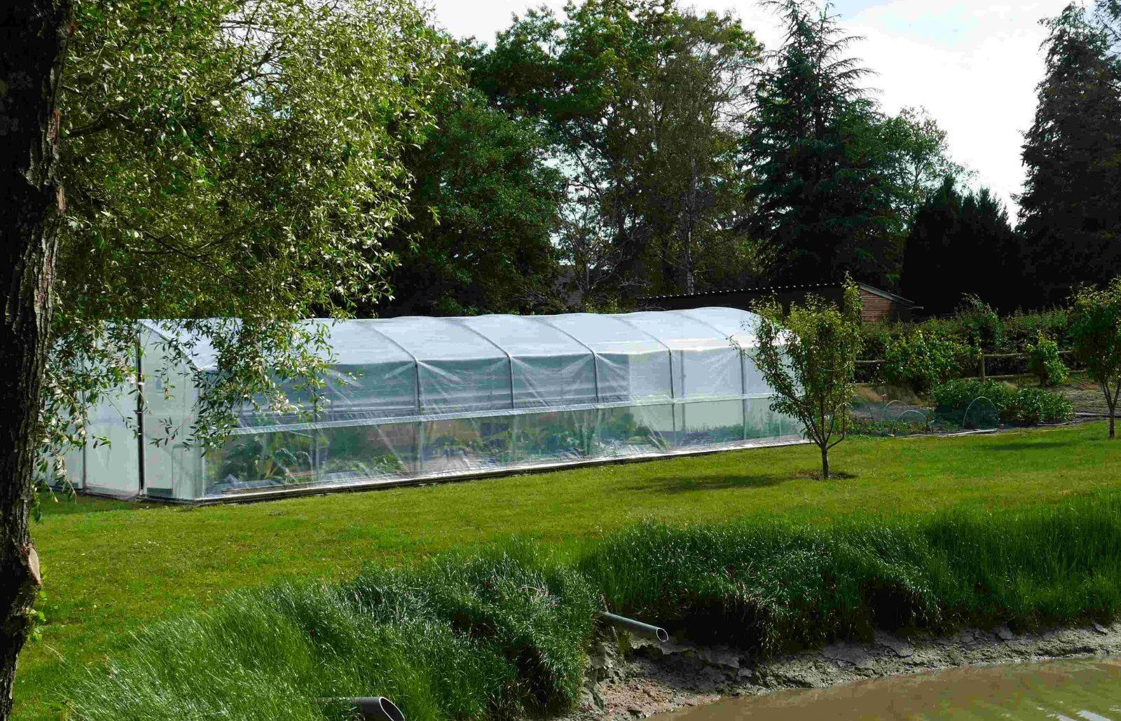 Serre de jardin - 42m² - 4 x 10,5m - pied droit 1,50m - polyéthylène haute densité - 1 porte pivotante - aérations latérales - LES SERRES TONNEAU - Image 5