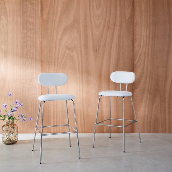 sweeek - 2 tabourets de bar décor bois courbé teinté chêne et tissu déperlant blanc. pieds métal chromé (lot de 2) - L 48 x P 54 x H 103cm - Erin | sweeek - Image 1