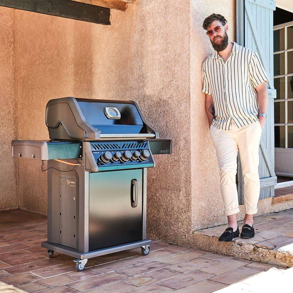Napoleon - Pack Barbecue à gaz Rogue 425 RSB + Plancha - Image 4