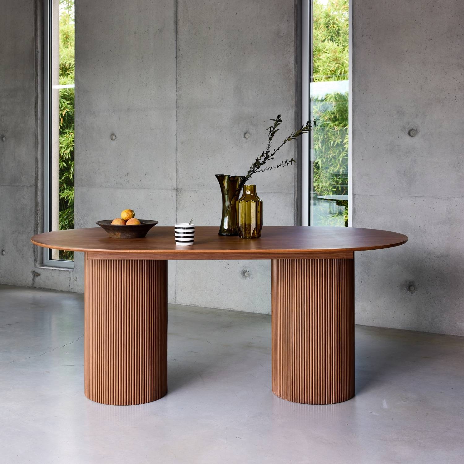 Table à manger oblongue décor bois sculpté 4-6 places. couleur noyer. 180cm | sweeek - Image 1
