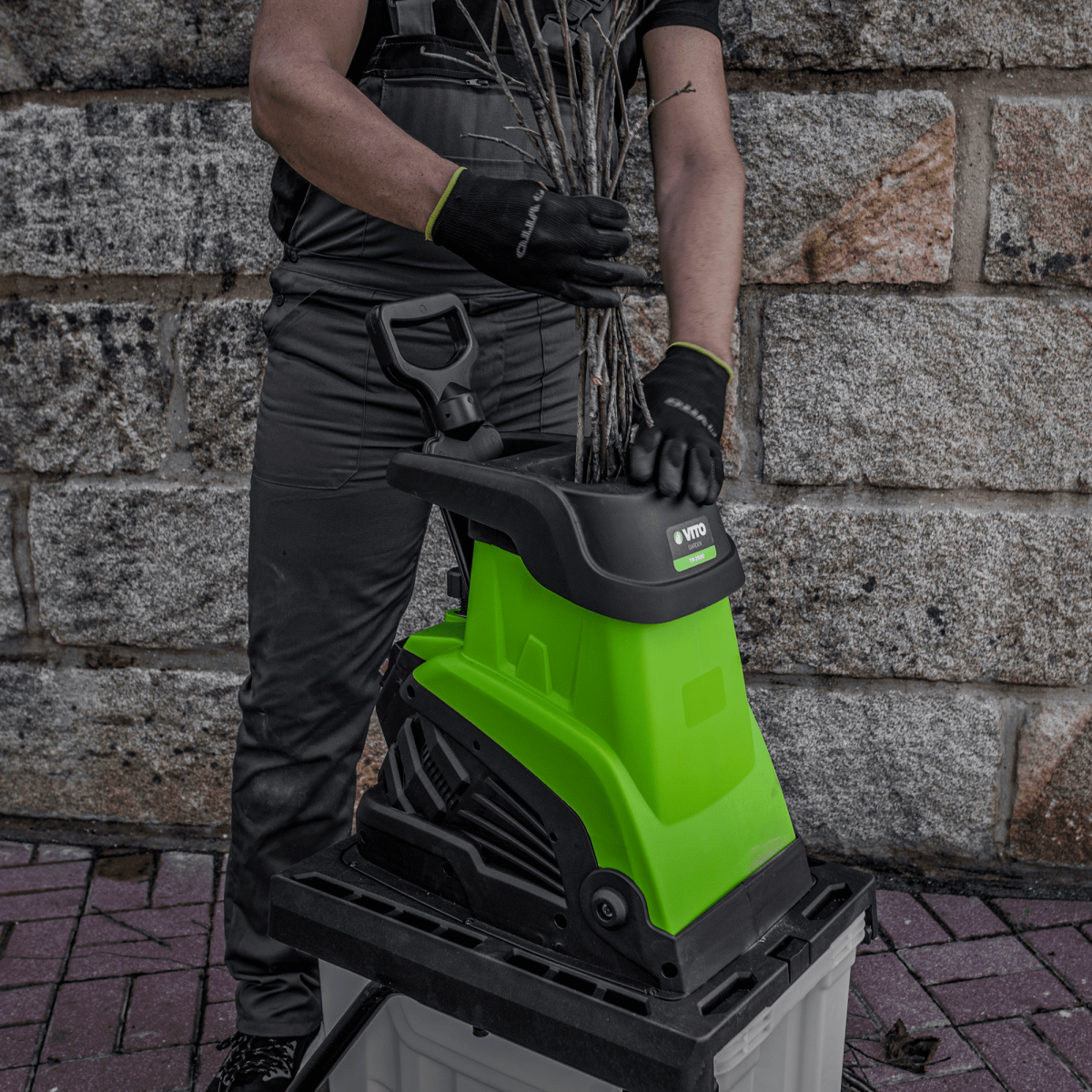 Broyeur de végétaux 2500W Bac 45L Coupe Branches 45mm Elagage Jardinage Taillage VITO - Image 2