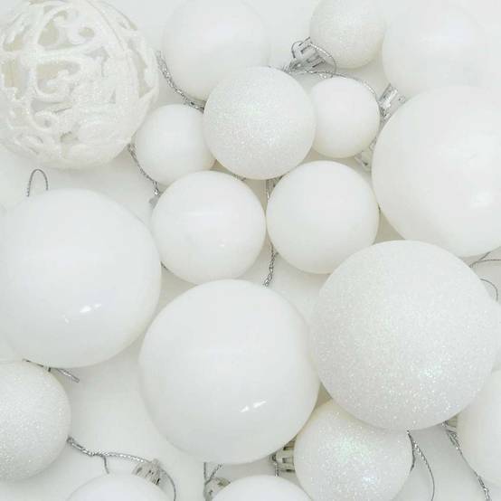 ComfortXL - Sapin de Noël Prêt à Poser 150 cm, Blanc Enneigé avec Guirlande 30m 150 LED et Boules – ComfortXL Outdoor Living - Image 10