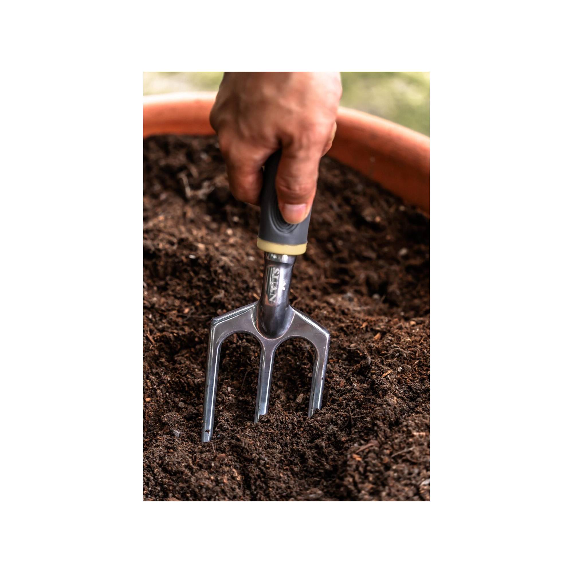 Lot de 3 outils de jardin - Suan - Fourche, râteau à fleurs et transplantoir - En aluminium - Image 3