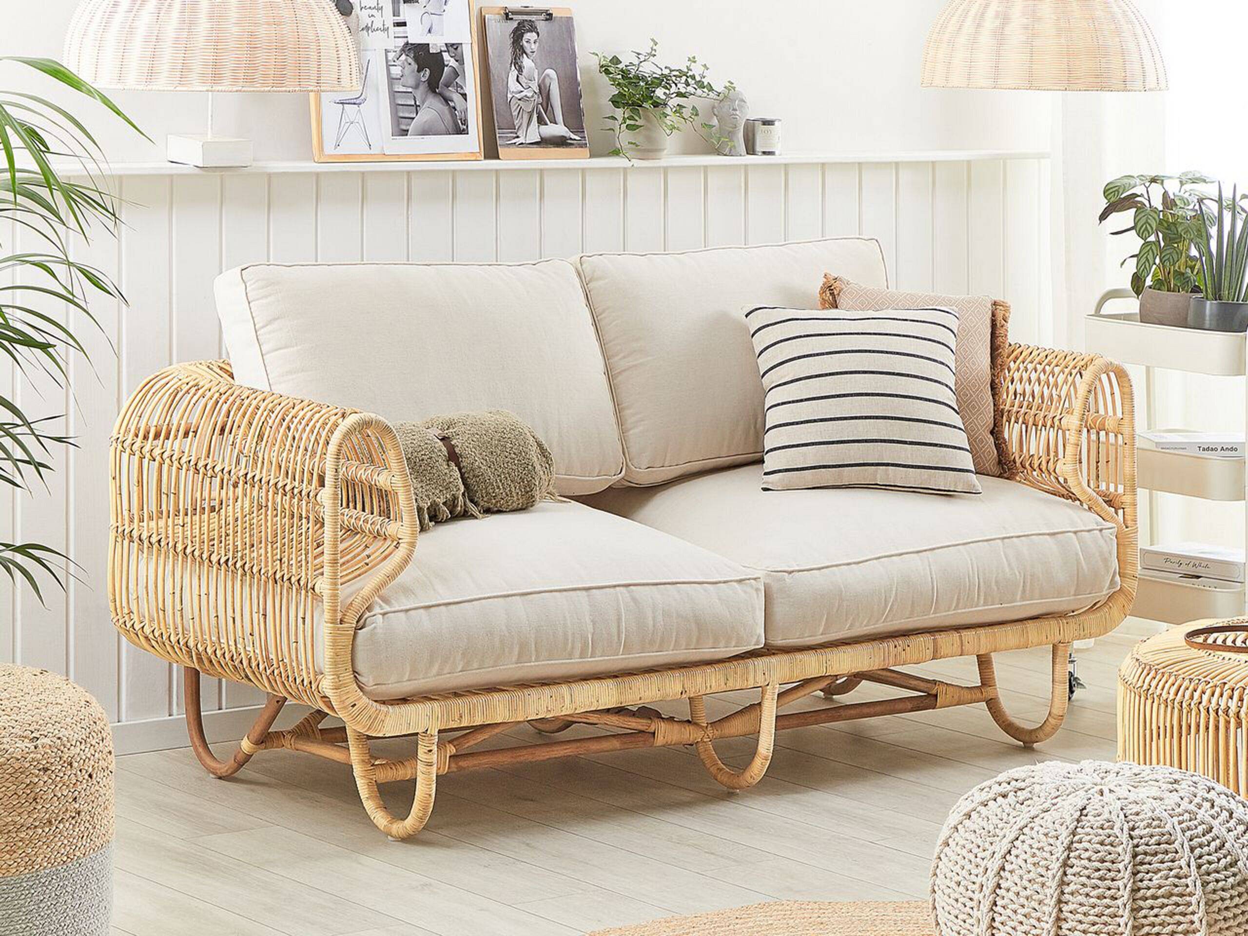 Beliani - Banquette Canapé 2 Places en Rotin Naturel avec Accoudoirs Décoratifs et Coussins Beiges Salon ou Jardin au Style Boho et Rustique - Image 2