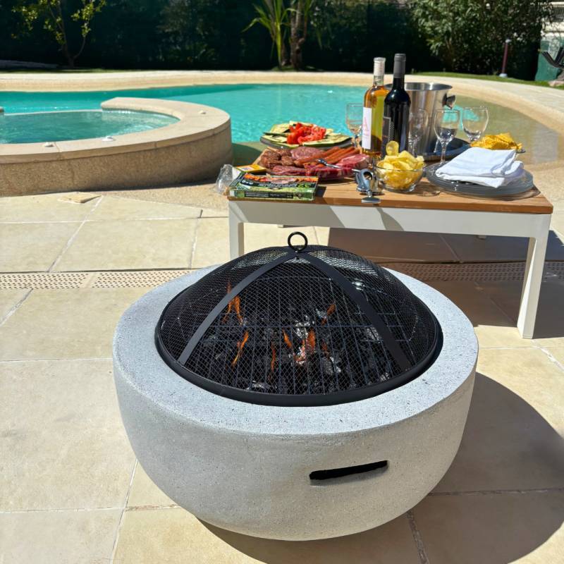 Brasero barbecue rond 2 en 1 - Barbecue et Chauffage - 60.5cm - Acier effet béton - Gris clair - Avec Poignées Beyond Blue - Image 1