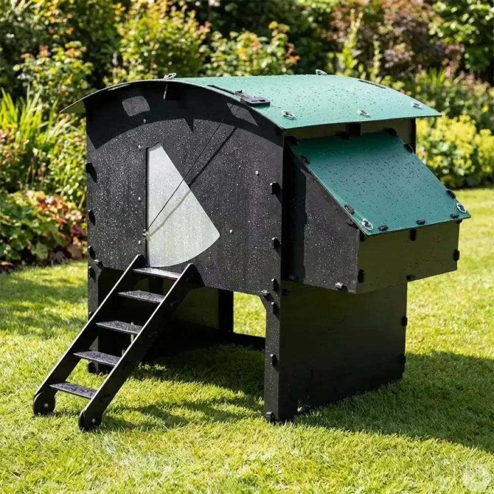 Poulailler surélevé en plastique recyclé 8 à 15 poules - Image 1