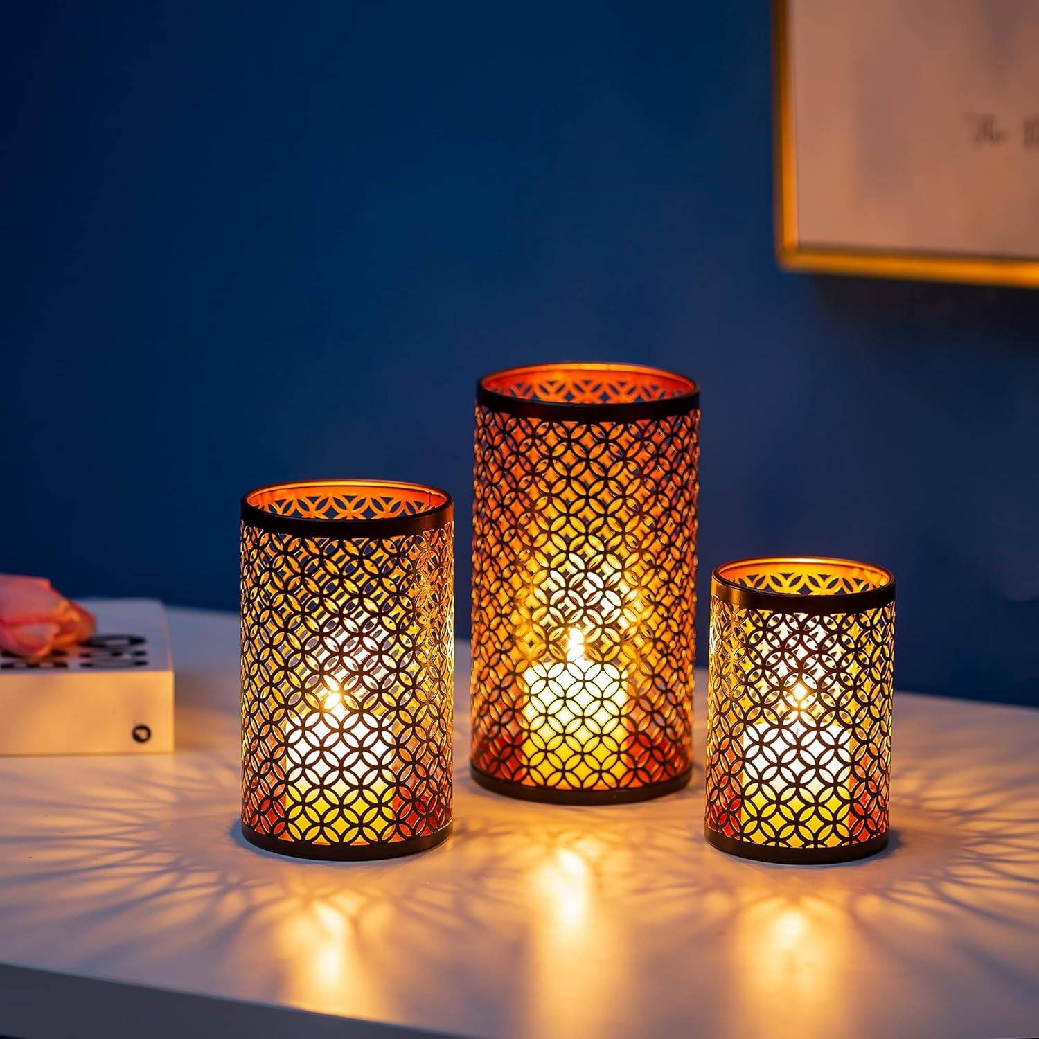 Bougeoir Photophore Noir - Lot de 3 Lanterne Métal Porte Bougie Pilier Orientale Marocaine Design Decoration pour Maison Salle Interieur Deco-Lytech - Image 4