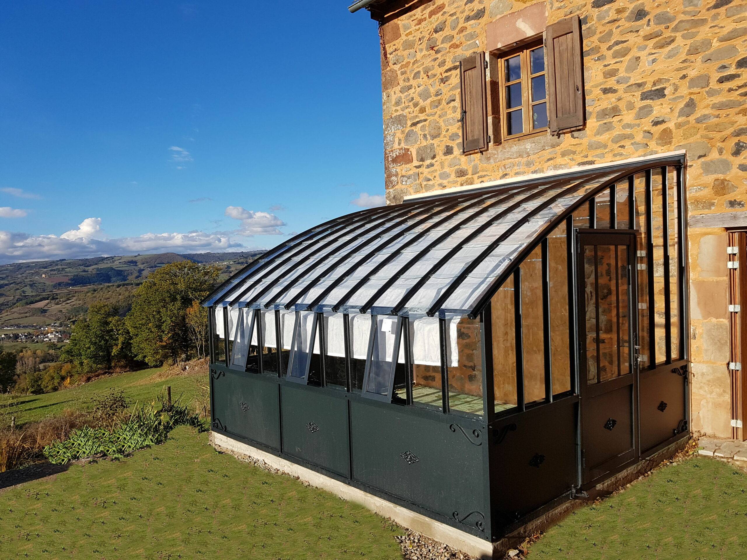 20m²  -  Serre en tuile de verre à l'ancienne - Eléonore Soubassement - Aluminium -20m²  - Gris sable - L'atelier Des Serres - Image 2
