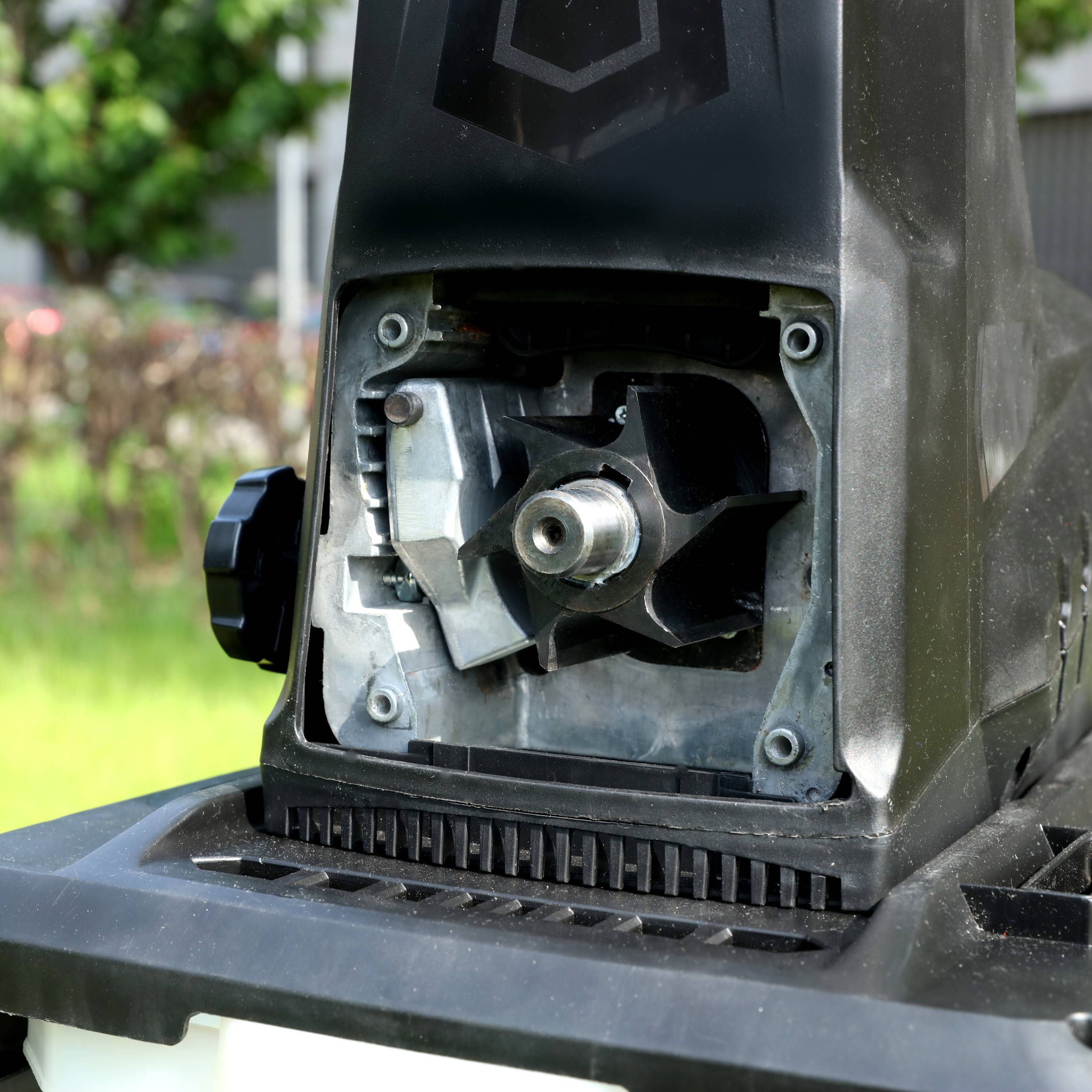 Broyeur de végétaux électrique 2800W bac 60L Yard Force ER U45 - Image 3