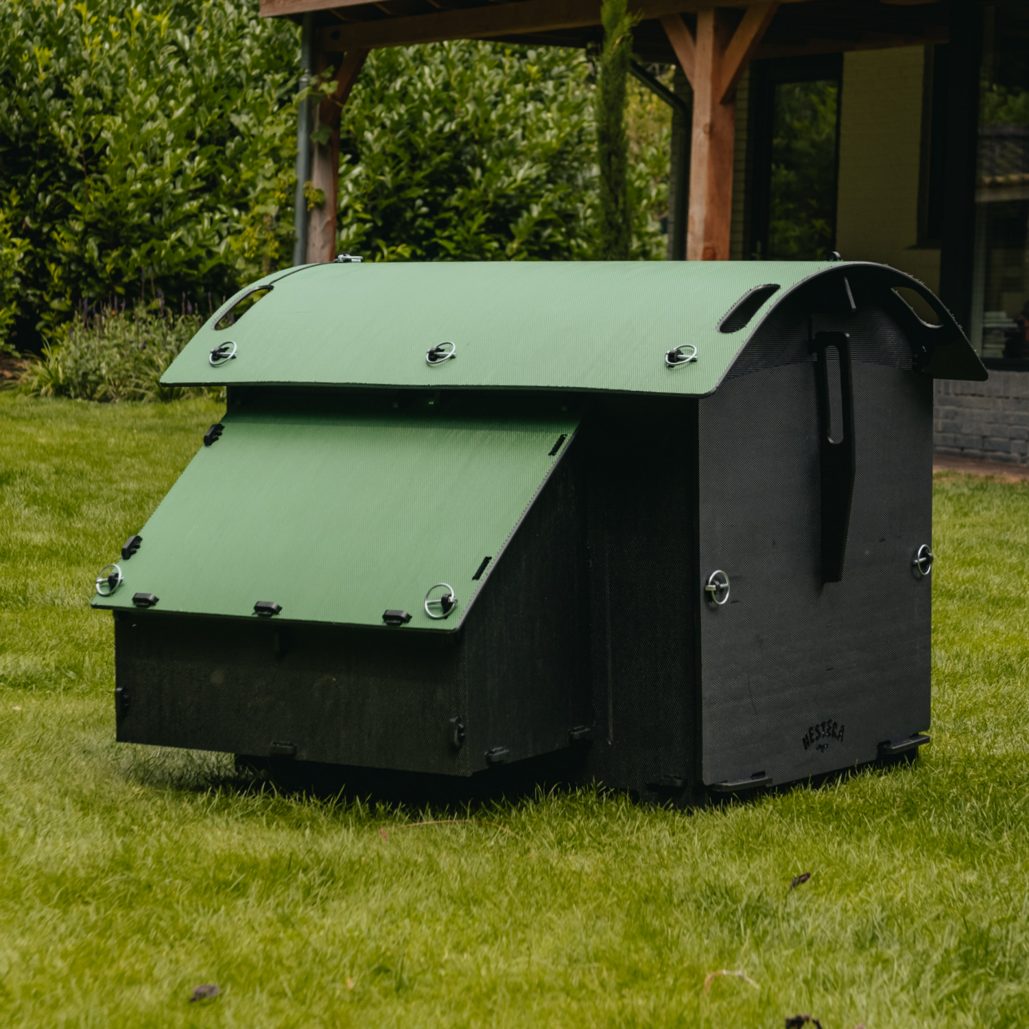 Poulailler Nestera The House Medium 5 poules - Plastique recyclé - garanti 25 ans - Image 5