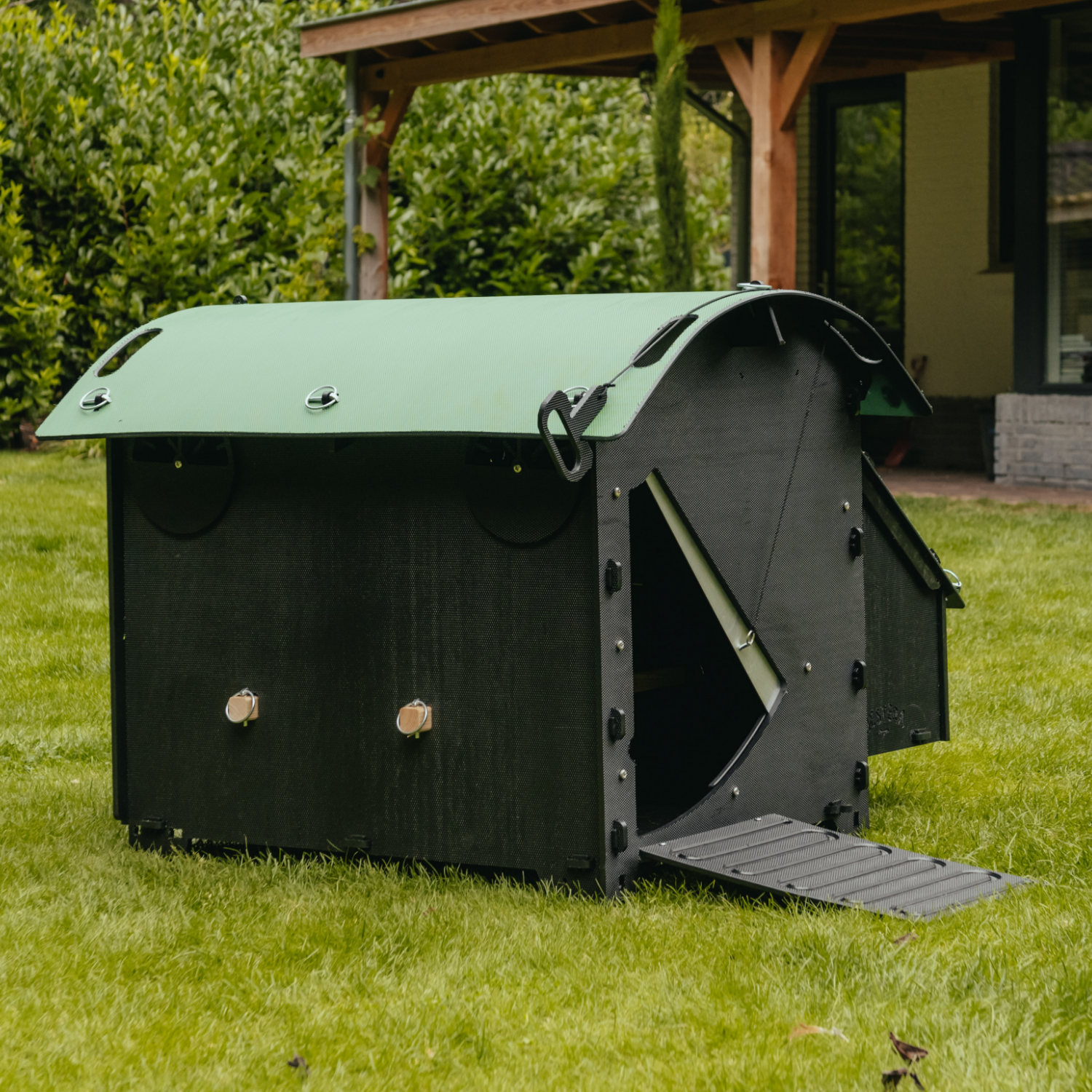 Poulailler Nestera The House Medium 5 poules  - Plastique recyclé - garanti 25 ans - Image 3