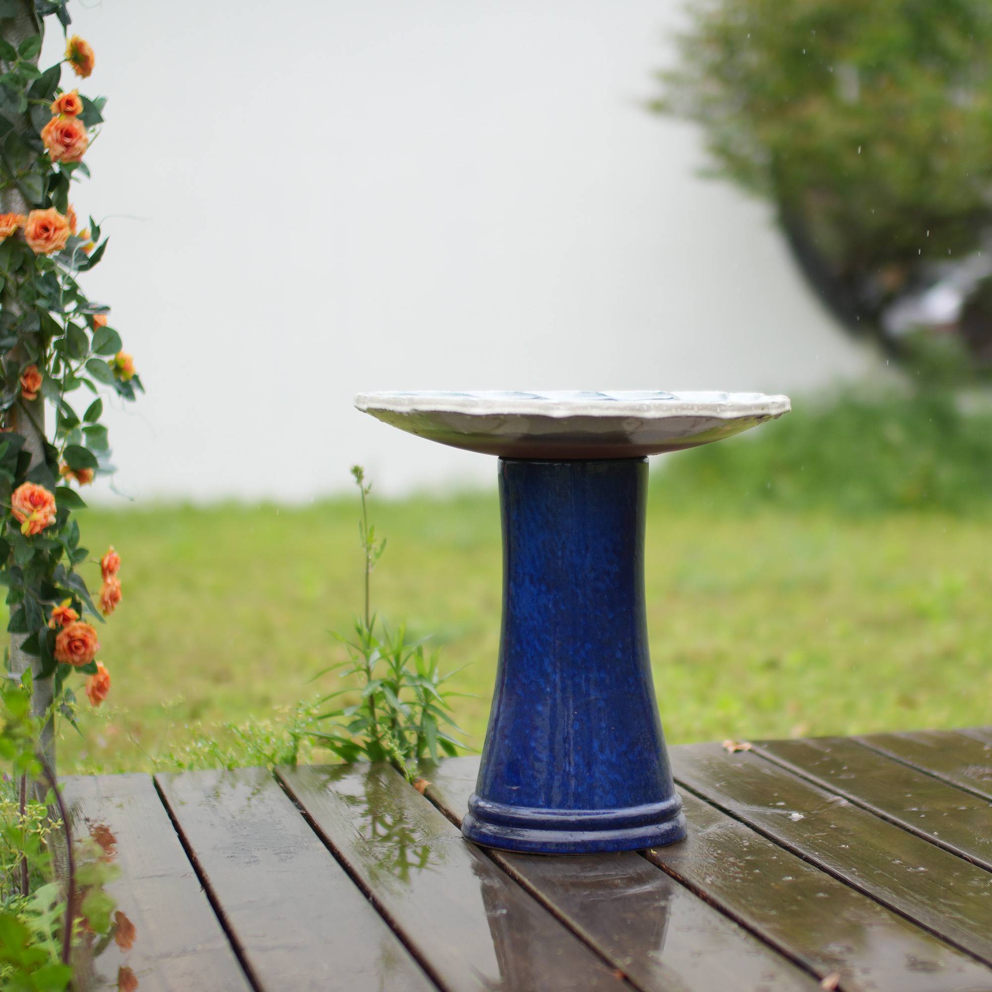 ComfortXL - Bain d’oiseaux en céramique Ø43 x H45 cm dégradé bleu royal et blanc pour jardin antigel - ComfortXL Outdoor Living - Image 5