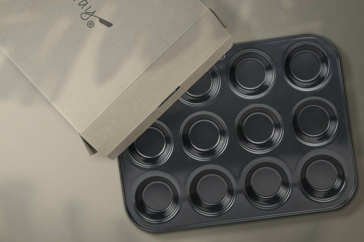 Moule à muffins avec revêtement anti-adhésif - 32 x 24 cm - En acier carbone - Convient aux fours - Myway - Image 4