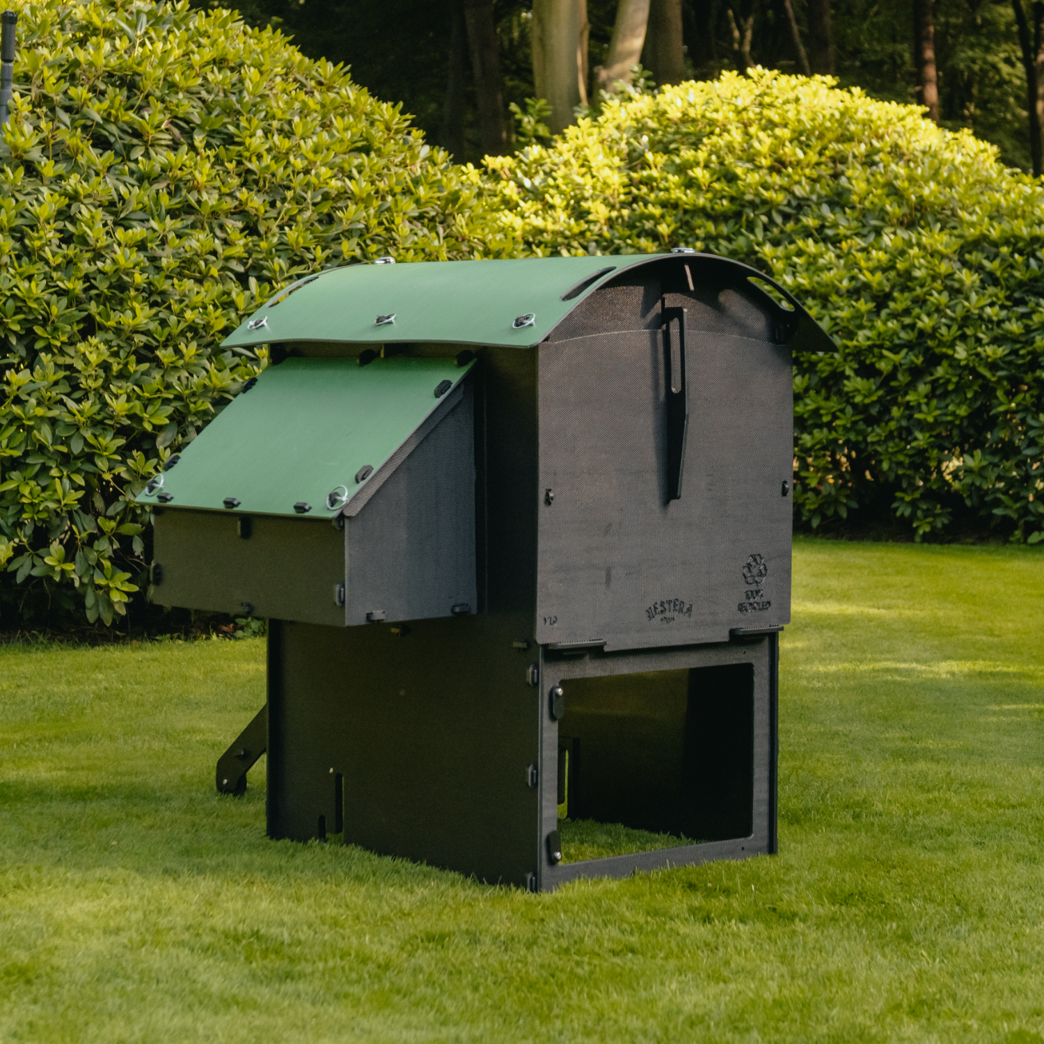 Poulailler Nestera The Penthouse Medium 5 poules - Plastique recyclé - garanti 25 ans - Image 4