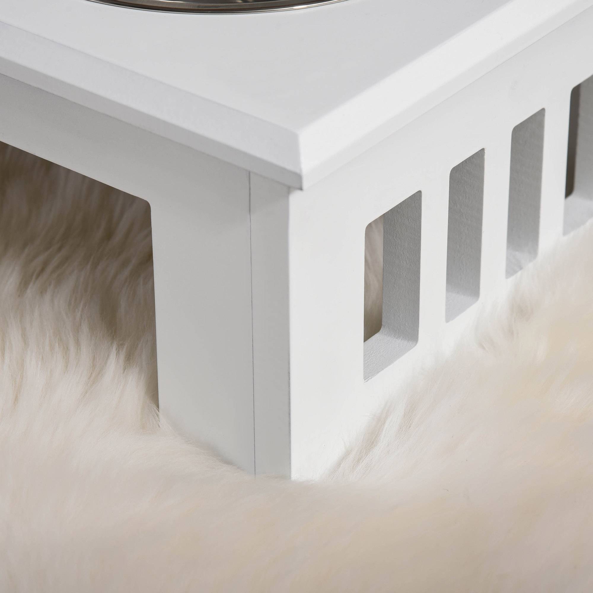 ComfortXL - Station repas surélevée pour chien MDF et inox 58,4 x 30,5 x 25,4 cm blanche 2 gamelles 2 L hygiéniques - Image 9