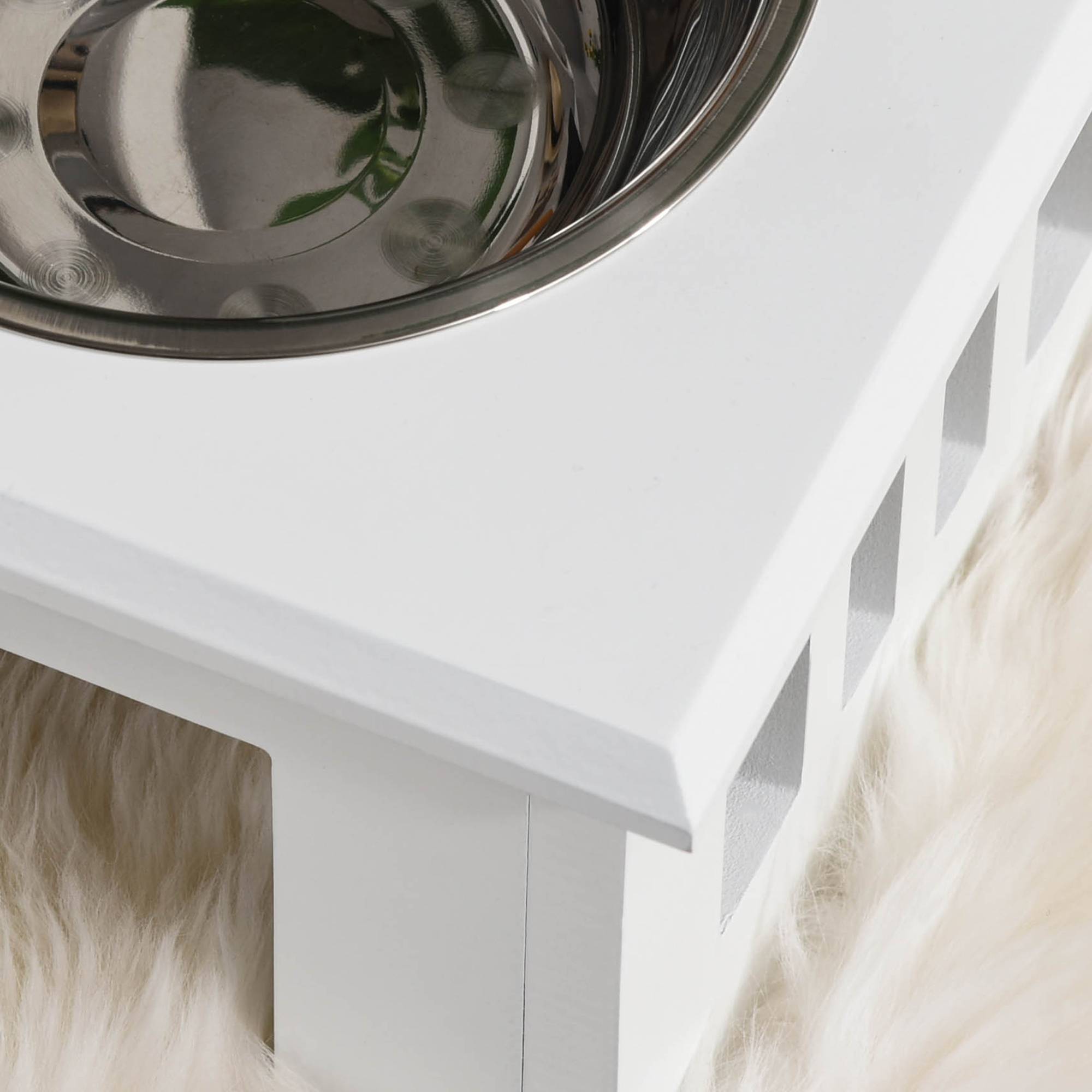 ComfortXL - Station repas surélevée pour chien MDF et inox 58,4 x 30,5 x 25,4 cm blanche 2 gamelles 2 L hygiéniques - Image 7