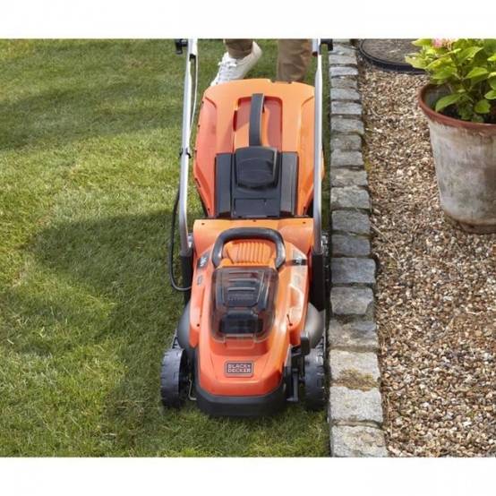 Tondeuse a Gazon BLACK+DECKER 18V BCMW3318L2-QW 33 cm - Jardin Jusqu'a 350 m² - 35 L avec 2 Batteries et 1 Chargeur - Image 4