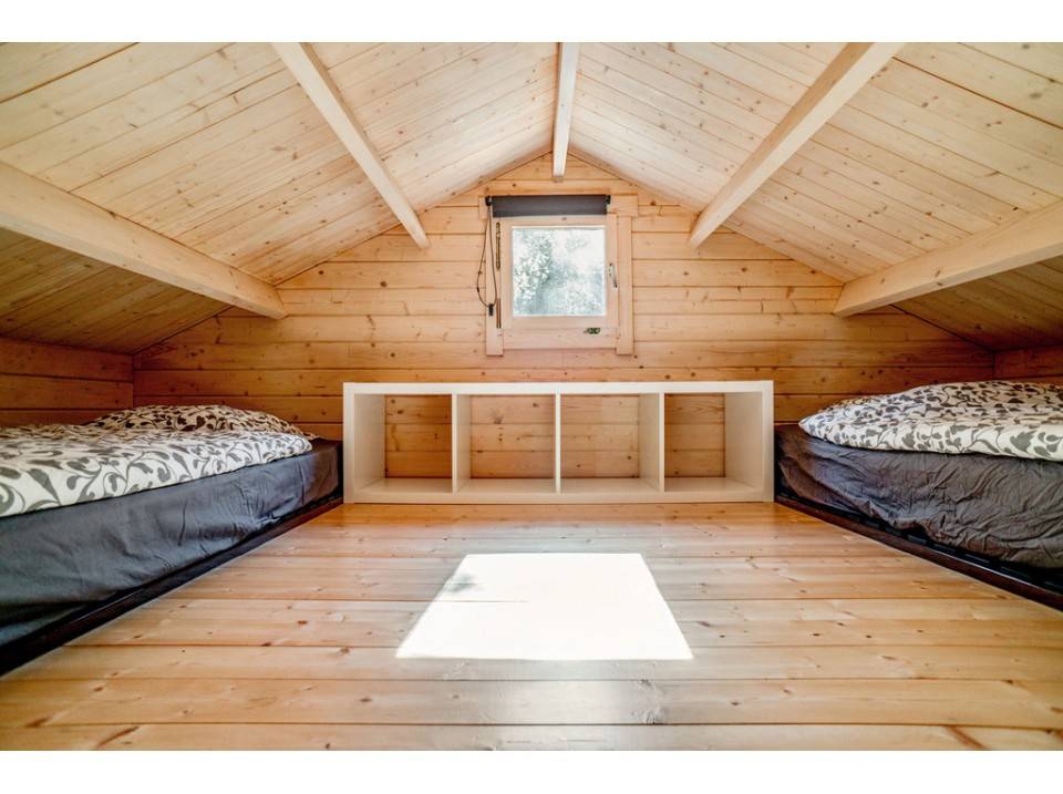 Direct Abris - Chalet de Jardin VICTORIA 20m2 - Epaisseur des Murs : 44mm - Mezzanine Echelle Incluse - Serrure a Cle - Double Vitrage - Image 4