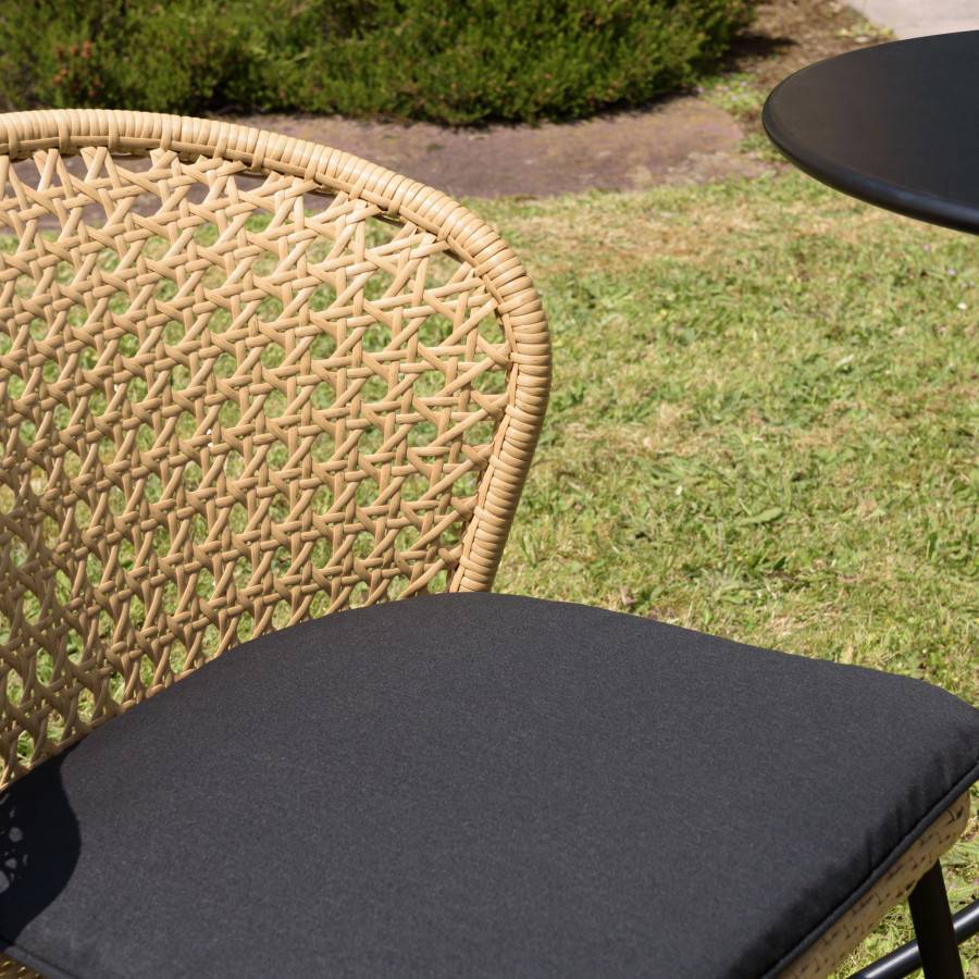 Macabane - MALO - SALON DE JARDIN 2 PERS. - Table ronde 70x70cm et 2 chaises beiges et noires en rotin synthétique - Image 9