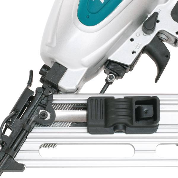 Cloueur pneumatique 15 Ga 8,3 bar 32 à 64 mm - MAKITA - avec coffret - AF635 - Image 6